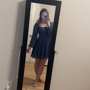 Flowy dress with a bow on the back 💙

(Worn one time for my engagement photos)